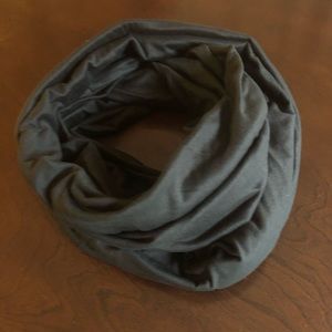 Yoga Infinity Scarf w/ Pocket